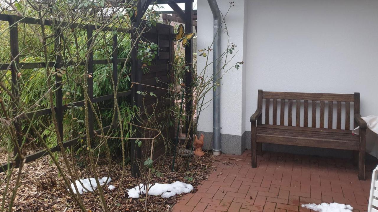 Ferienwohnung Mit Terrasse, Kostenloses Wlan, Parkplatz Bad Oeynhausen Exterior foto